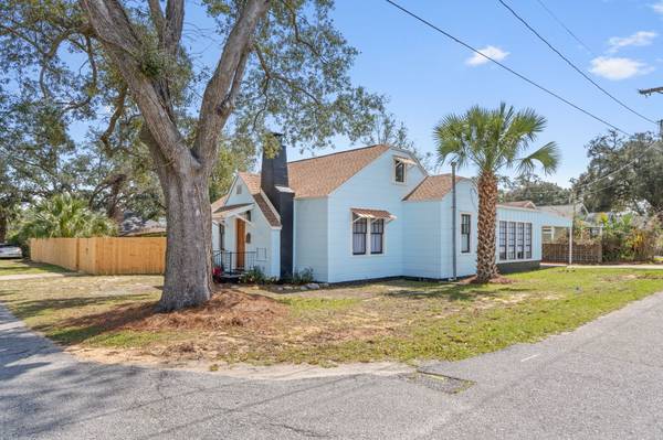 Pensacola, FL 32507-3320,101 Central Ave