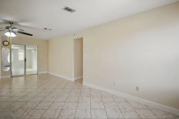 7621 Old Hickory Dr, Pensacola, FL 32507-1670