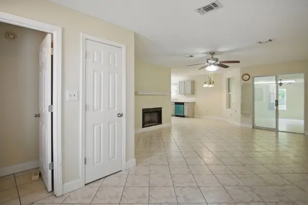 7621 Old Hickory Dr, Pensacola, FL 32507-1670