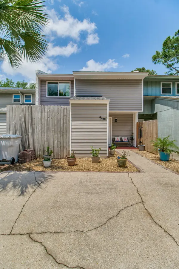 3248 Fernwood Dr, Gulf Breeze, FL 32563-3214
