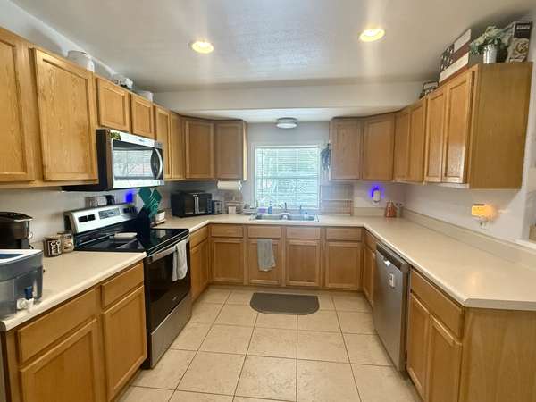 715 Woodland Dr, Pensacola, FL 32503-2768