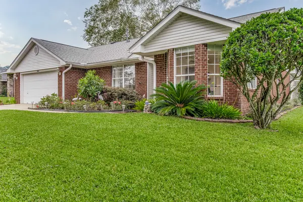 2008 Jason Dr, Cantonment, FL 32533-6621