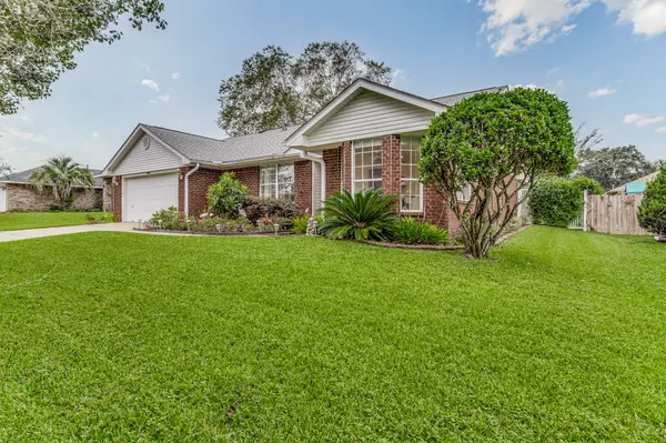 2008 Jason Dr, Cantonment, FL 32533-6621