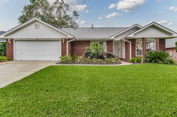 2008 Jason Dr, Cantonment, FL 32533-6621