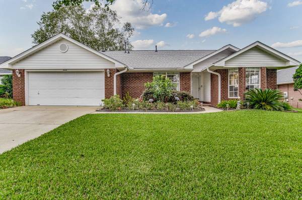 2008 Jason Dr, Cantonment, FL 32533-6621