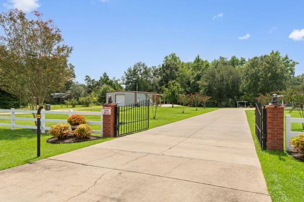 Molino, FL 32577-3015,4381 Molino Rd