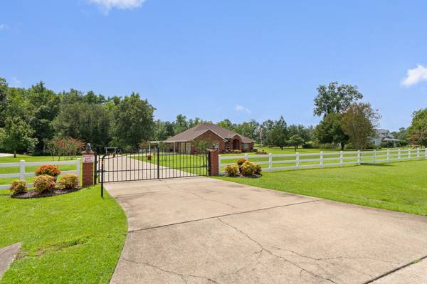 4381 Molino Rd, Molino, FL 32577-3015