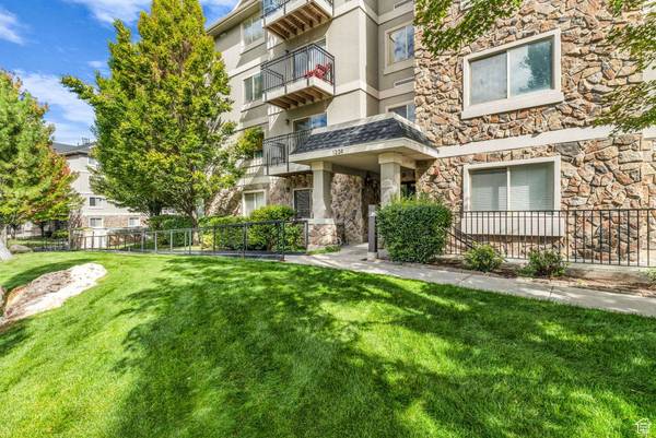 1230 E PRIVET DR #103, Cottonwood Heights, UT 84121
