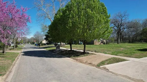 615 S Maxey Street, Sherman, TX 75090