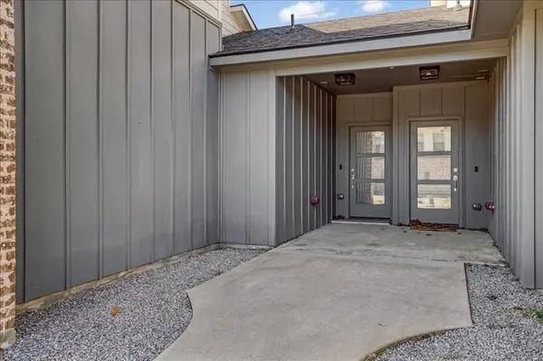 3060 W Crawford Street #601/602, Denison, TX 75020