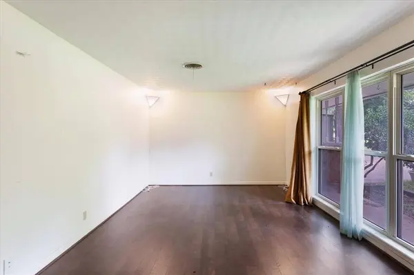 1021 S Fairbanks Avenue, Denison, TX 75020