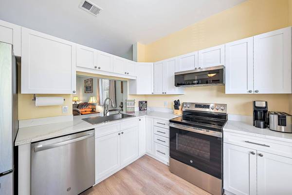 18081 SE Country Club DR 370, Tequesta, FL 33469