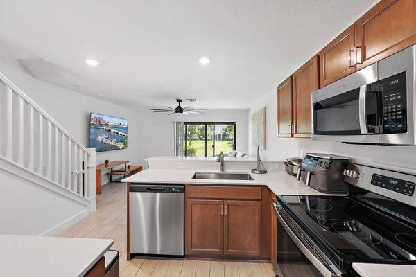 5050 Genove PL, Riviera Beach, FL 33410