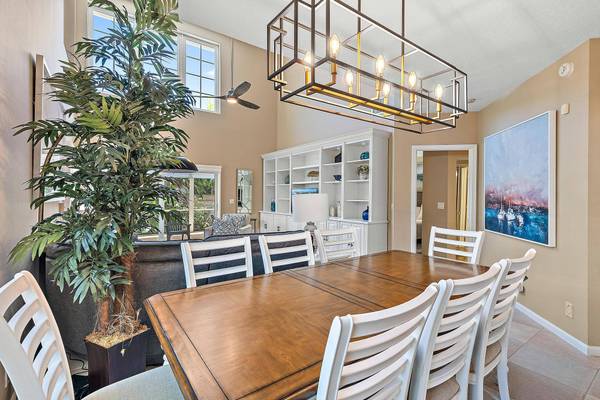 230 W Canterbury DR, Palm Beach Gardens, FL 33418