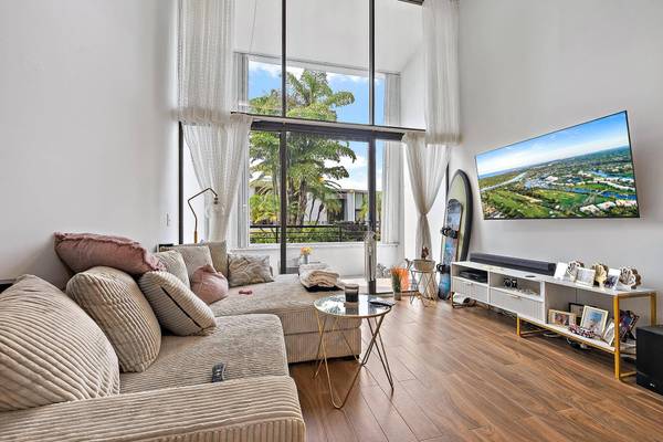 3589 S Ocean BLVD 26, South Palm Beach, FL 33480