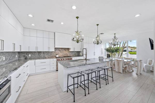 639 Masters WAY, Palm Beach Gardens, FL 33418