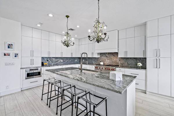 639 Masters WAY, Palm Beach Gardens, FL 33418