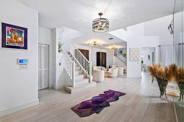 639 Masters WAY, Palm Beach Gardens, FL 33418