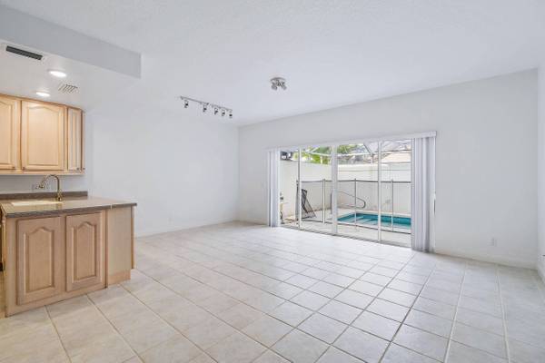 3 Oakland CT, Tequesta, FL 33469