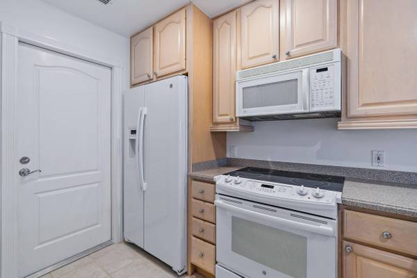 3 Oakland CT, Tequesta, FL 33469