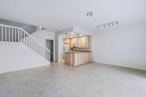 3 Oakland CT, Tequesta, FL 33469