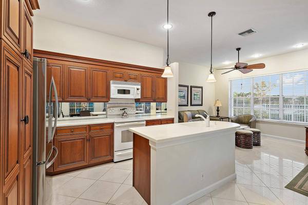 575 Masters WAY, Palm Beach Gardens, FL 33418