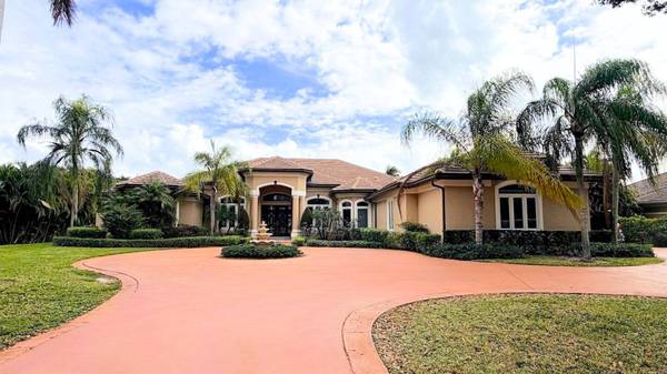 8480 Man O War RD, Palm Beach Gardens, FL 33418