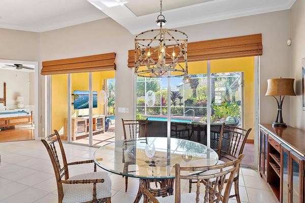 4702 Dovehill DR, Palm Beach Gardens, FL 33418