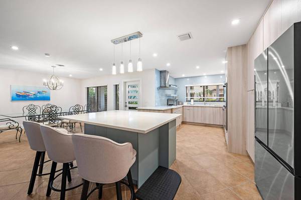 1120 Singer DR, Riviera Beach, FL 33404