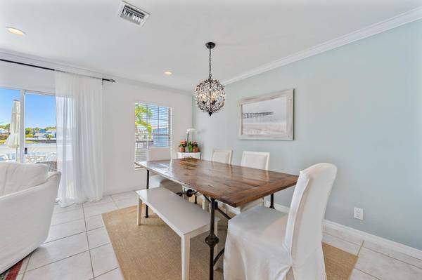 1217 Ocean Dunes CIR, Jupiter, FL 33477