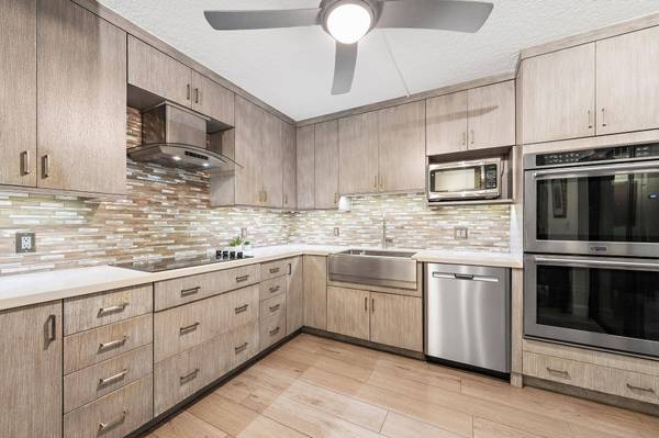 502 5th TER, Palm Beach Gardens, FL 33418