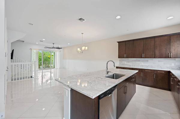 7085 Edison PL, Palm Beach Gardens, FL 33418