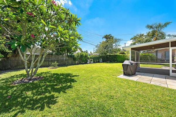 272 Holly DR, Palm Beach Gardens, FL 33410