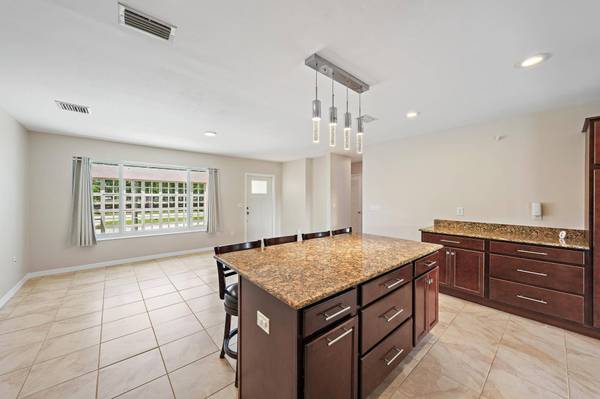 272 Holly DR, Palm Beach Gardens, FL 33410