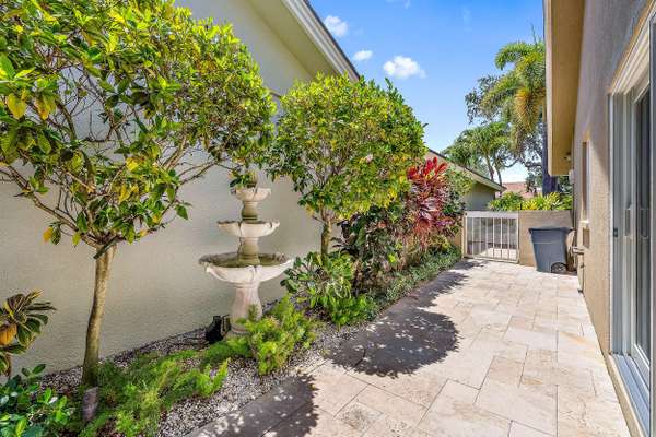 203 E River Park DR, Jupiter, FL 33477