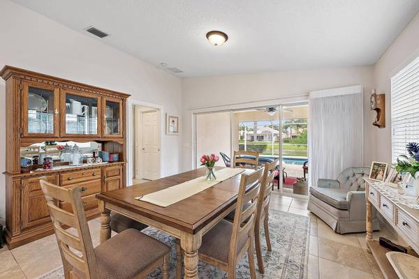 8229 Saint Johns CT, Wellington, FL 33414