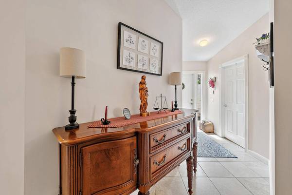8229 Saint Johns CT, Wellington, FL 33414