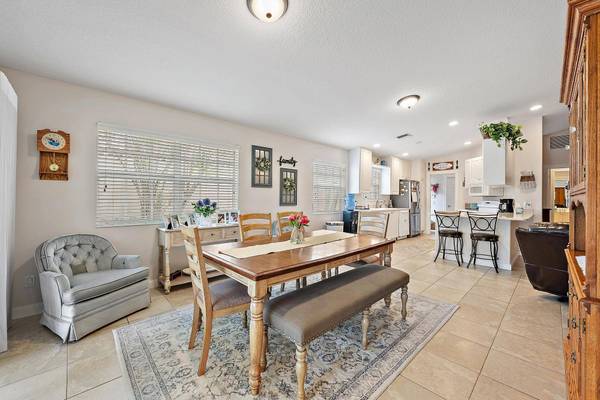 8229 Saint Johns CT, Wellington, FL 33414