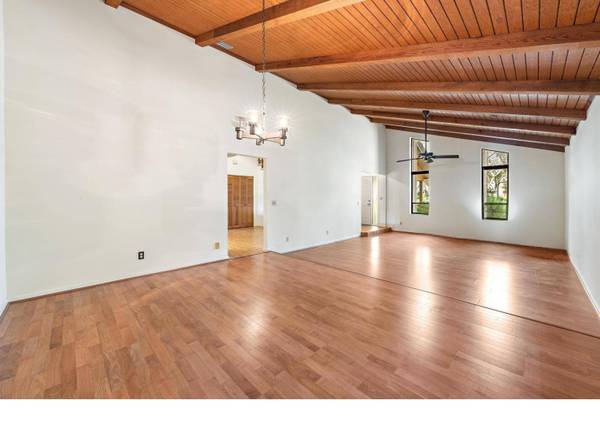8090 NATIVE DANCER RD E, Palm Beach Gardens, FL 33418