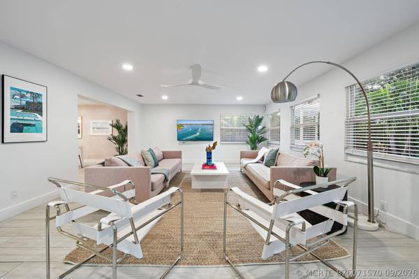 570 N DOVER RD, Tequesta, FL 33469