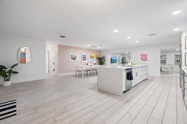 570 N DOVER RD, Tequesta, FL 33469