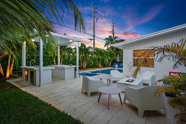 570 N DOVER RD, Tequesta, FL 33469