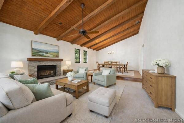 8090 Native Dancer RD E, Palm Beach Gardens, FL 33418