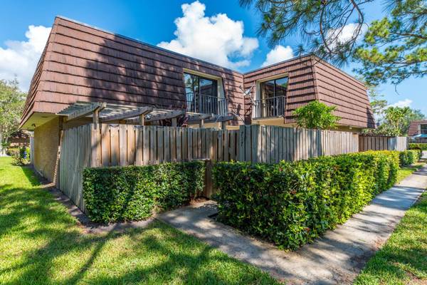 717 7TH LN, Palm Beach Gardens, FL 33418