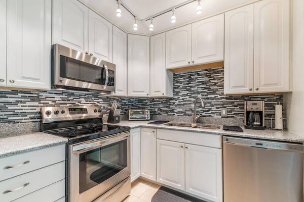 717 7TH LN, Palm Beach Gardens, FL 33418