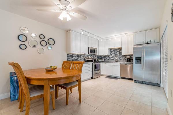 717 7TH LN, Palm Beach Gardens, FL 33418