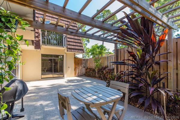 717 7TH LN