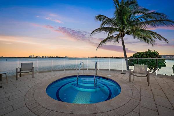 100 Lakeshore DR #251, North Palm Beach, FL 33408