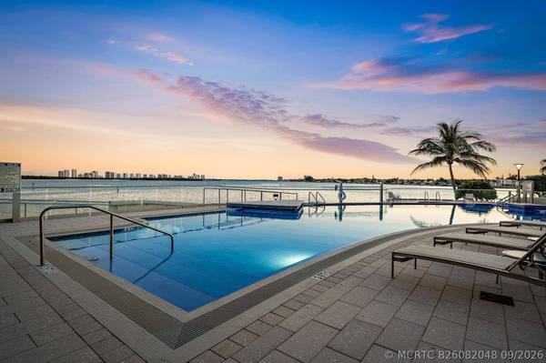 100 Lakeshore DR #251, North Palm Beach, FL 33408