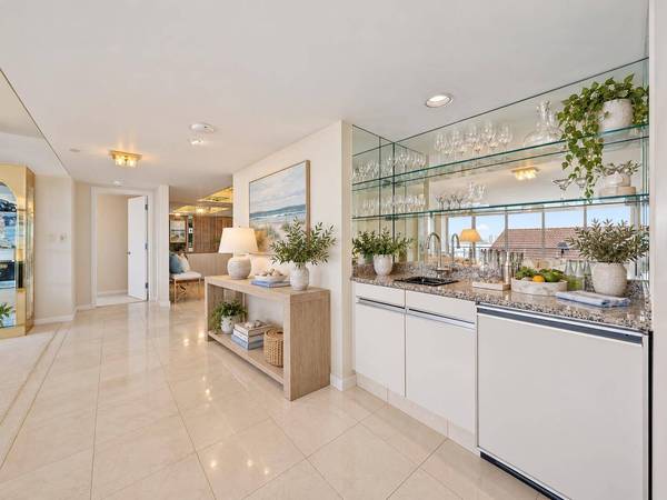 100 Lakeshore DR #251, North Palm Beach, FL 33408